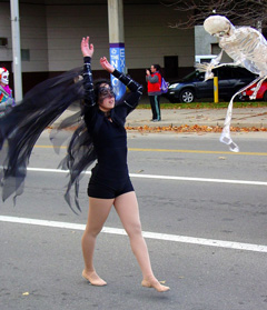 Laurana Wong - Dia De Los Muertos - Arms outstretched and raised to the sky, she is the Raven, bringing change through death